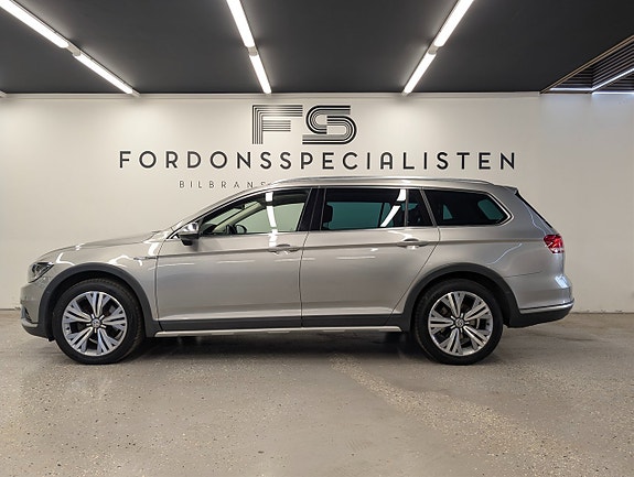 Volkswagen Passat Alltrack 3 of 30