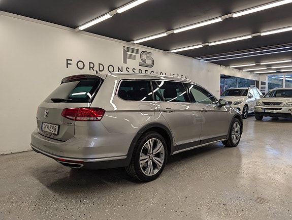 Volkswagen Passat Alltrack 7 of 30
