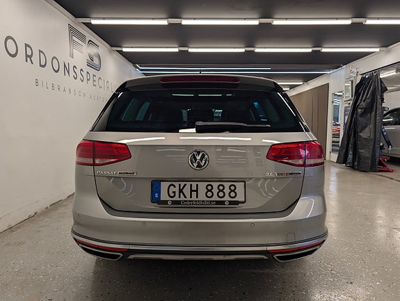 Volkswagen Passat Alltrack 8 of 30