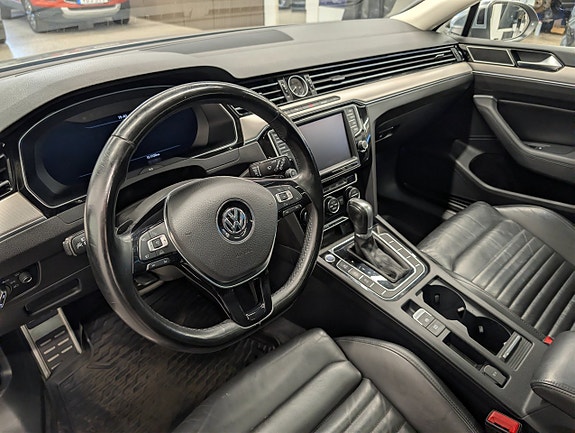 Volkswagen Passat Alltrack 19 of 30