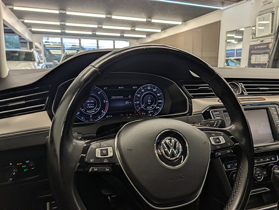 Volkswagen Passat Alltrack 22 of 30