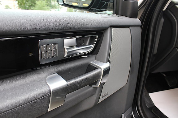 Land Rover Discovery 4 23 of 30