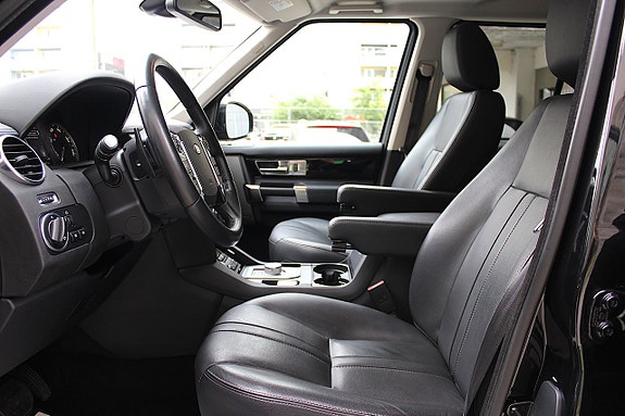 Land Rover Discovery 4 22 of 30