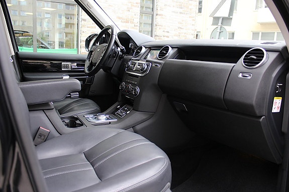 Land Rover Discovery 4 25 of 30