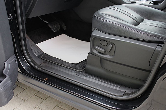 Land Rover Discovery 4 20 of 30