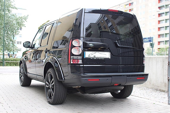 Land Rover Discovery 4 2 of 30
