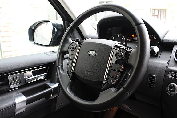 Land Rover Discovery 4 7 of 30