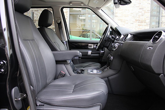 Land Rover Discovery 4 24 of 30