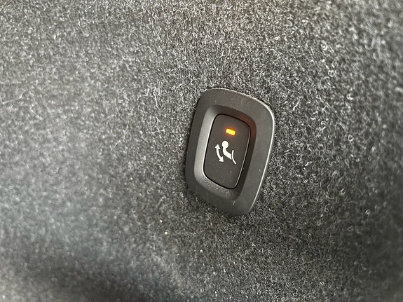 Volvo XC40 13 of 17
