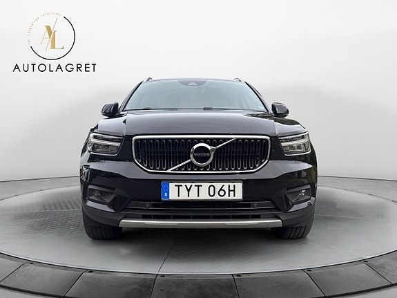 Volvo XC40 8 of 17