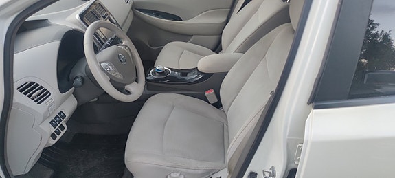 Nissan Leaf 8 of 10