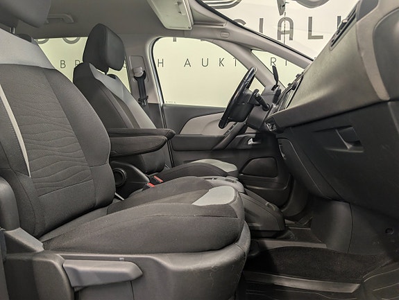 Citroen Grand C4 Picasso 8 of 24