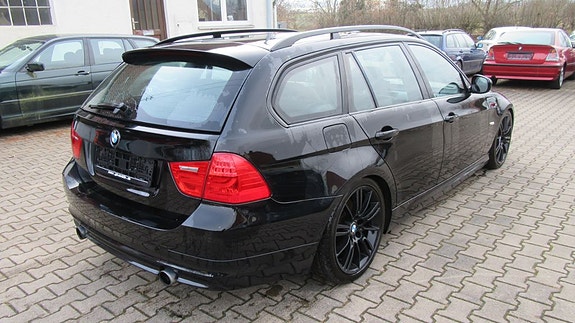 BMW 335i 3 of 10