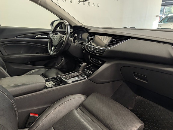 Opel Insignia 10 of 30