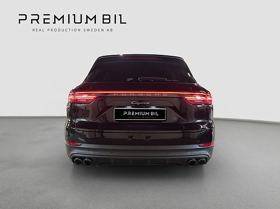 Porsche Cayenne 6 of 23