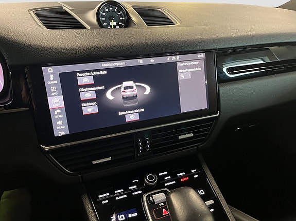 Porsche Cayenne 18 of 23
