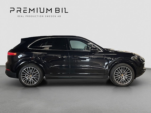 Porsche Cayenne 8 of 23