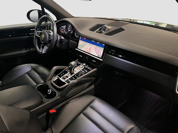 Porsche Cayenne 19 of 23