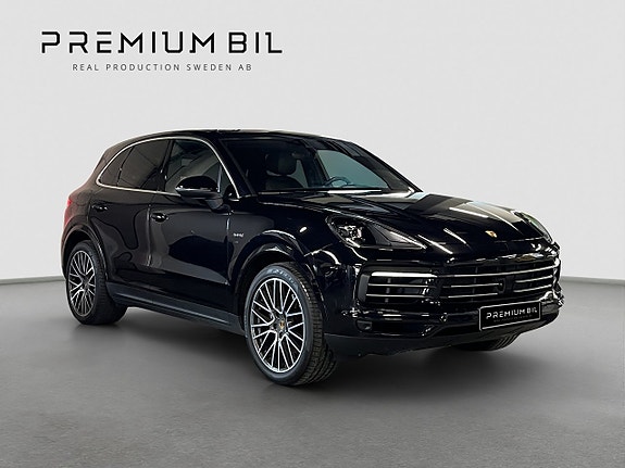 Porsche Cayenne 3 of 23