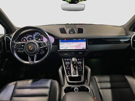 Porsche Cayenne 14 of 23