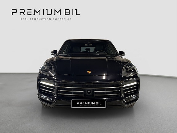 Porsche Cayenne 2 of 23