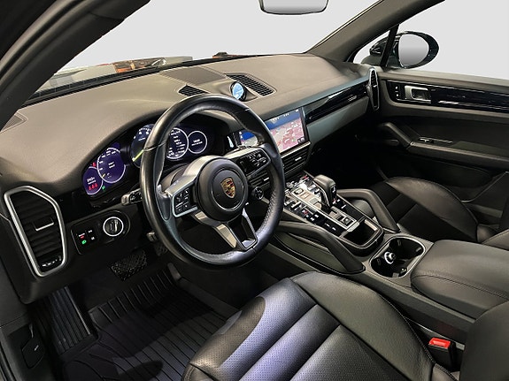 Porsche Cayenne 9 of 23