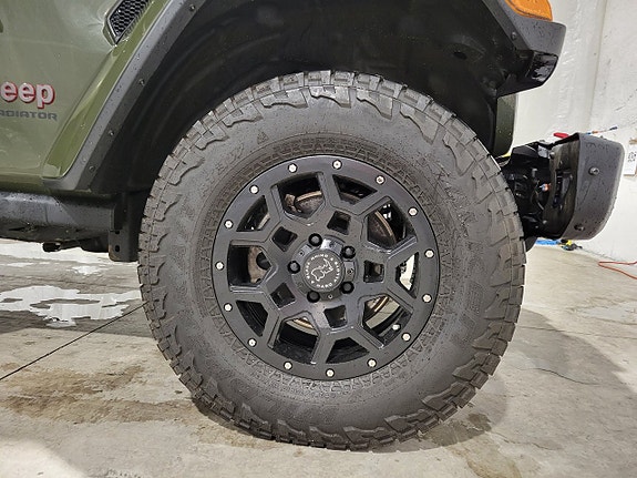 Jeep Gladiator 8 of 12