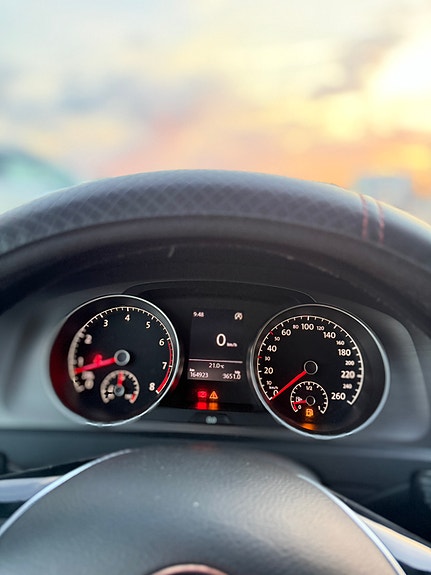 Volkswagen Golf VII 6 of 8