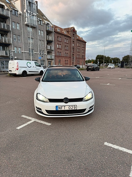 Volkswagen Golf VII 3 of 8