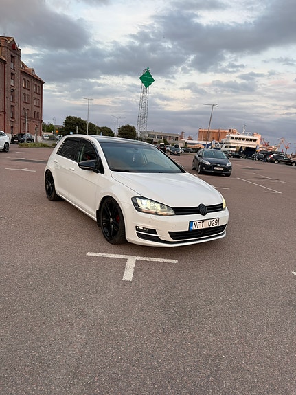 Volkswagen Golf VII 4 of 8