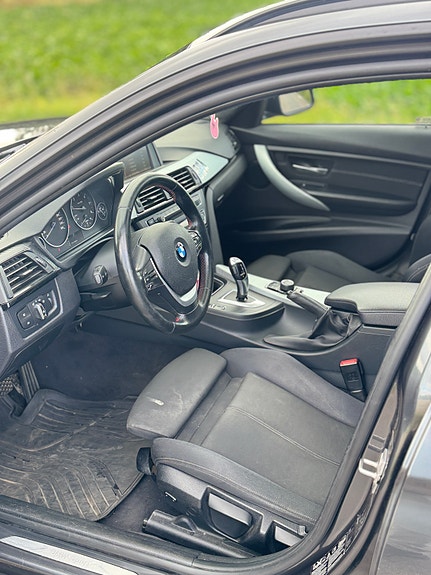 BMW 320d 8 of 12