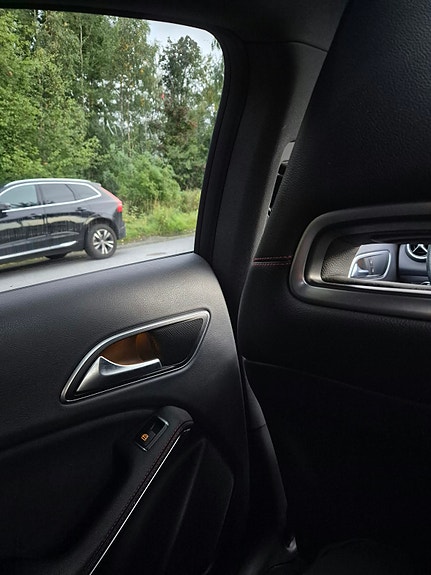 Mercedes-Benz CLA220 d 13 of 13