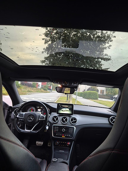 Mercedes-Benz CLA220 d 11 of 13