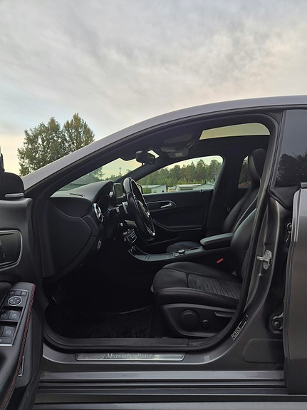 Mercedes-Benz CLA220 d 7 of 13