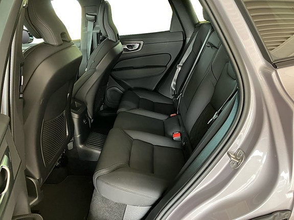 Volvo XC60 7 of 16