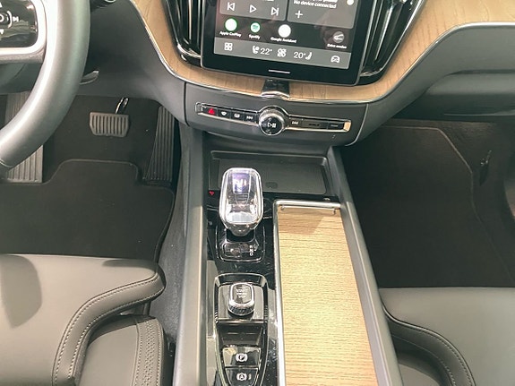 Volvo XC60 13 of 16