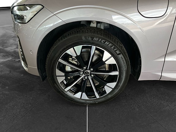 Volvo XC60 10 of 16