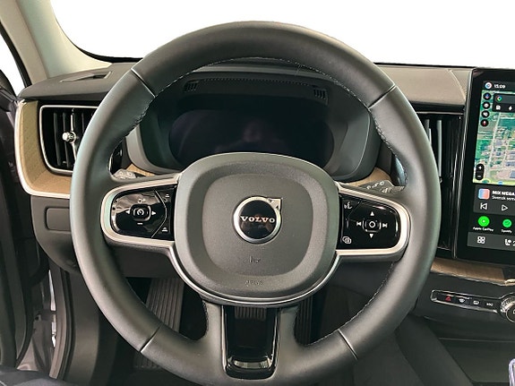 Volvo XC60 11 of 16