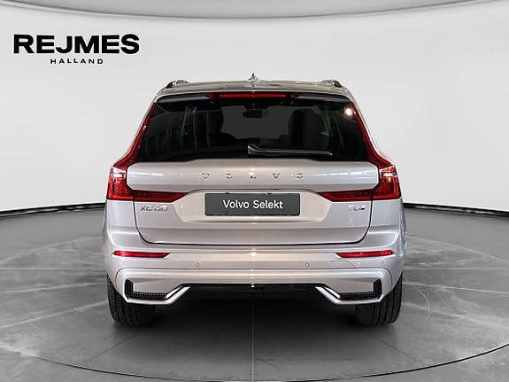 Volvo XC60 8 of 16