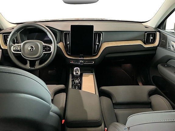 Volvo XC60 6 of 16