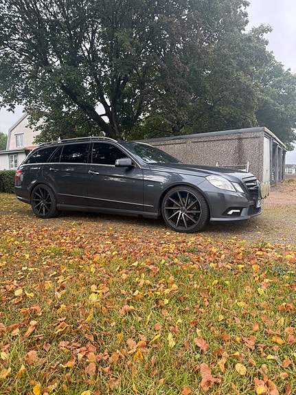 Mercedes-Benz E350 2 of 5