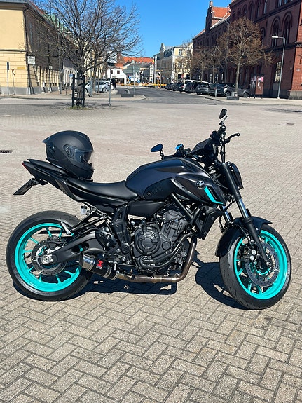 Yamaha MT-07 4 of 5