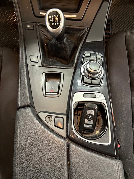 BMW 520d 12 of 16