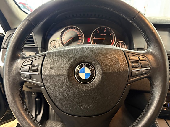 BMW 520d 14 of 16