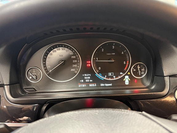 BMW 520d 13 of 16