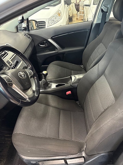 Toyota Avensis 10 of 24