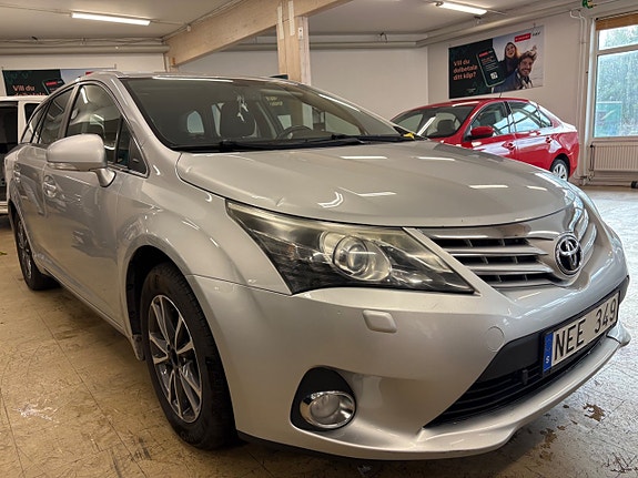 Toyota Avensis 2 of 24