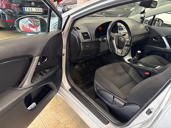 Toyota Avensis 8 of 24