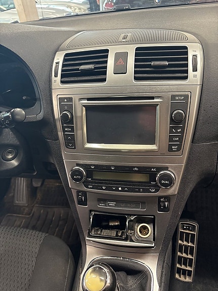 Toyota Avensis 16 of 24