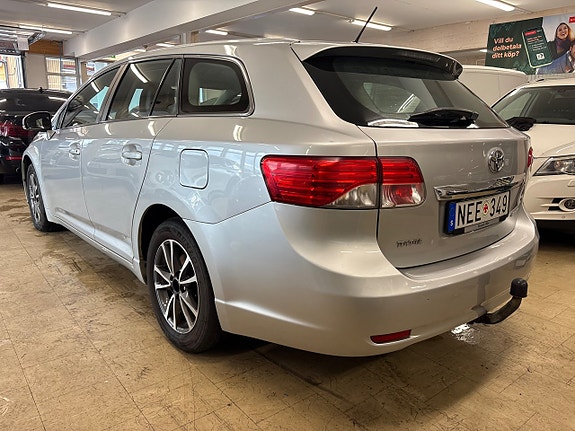 Toyota Avensis 5 of 24